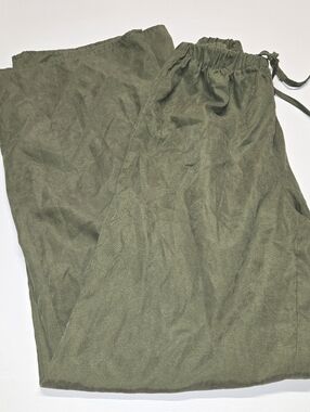 Princess Polly Green Wide Leg flowey pants with Velvet Feel Size 2